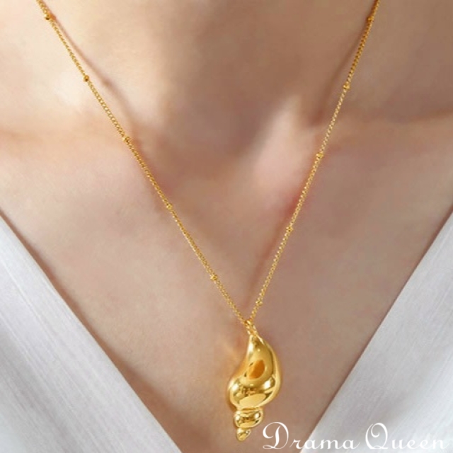 Golden Shell Necklace