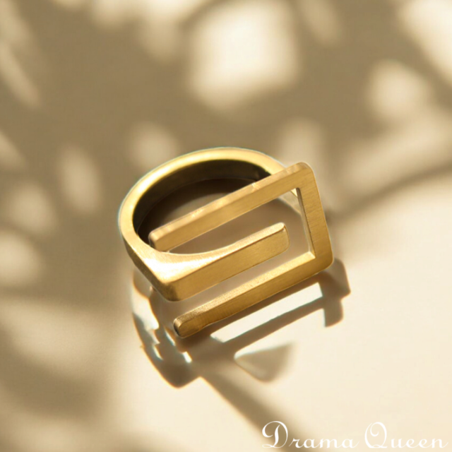 Ariana Ring 