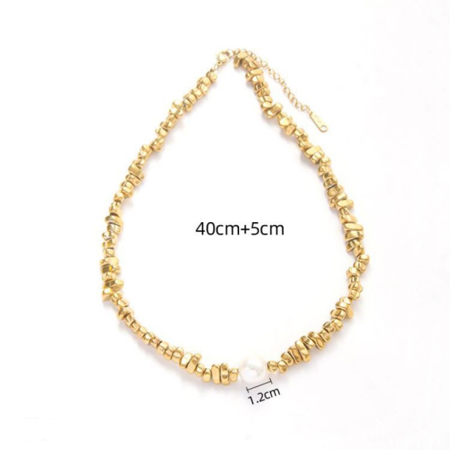 Lily Necklace