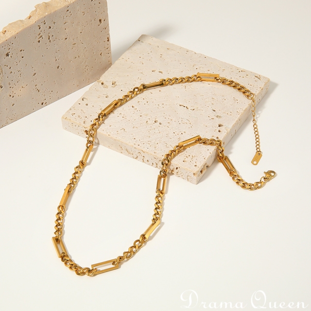Delphine Necklace