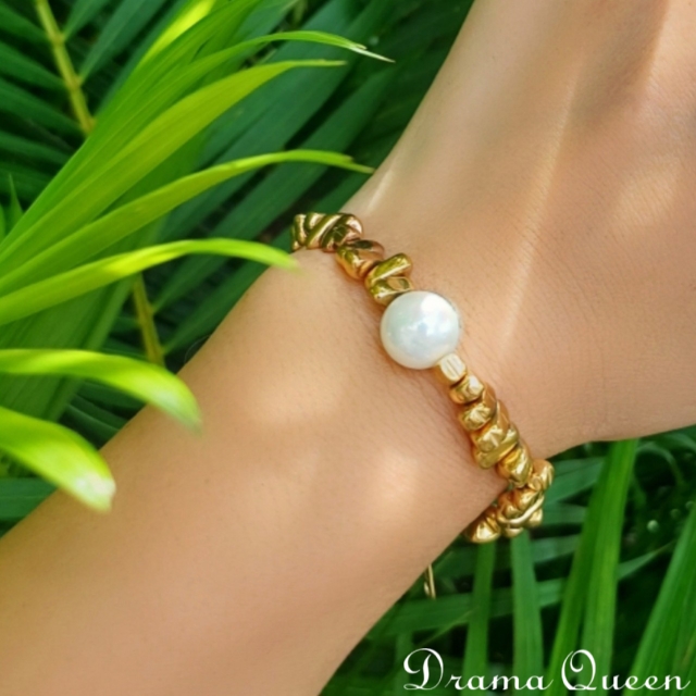 Lily Bracelet