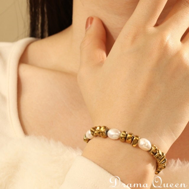 Lily Braclet (3 Pearls)