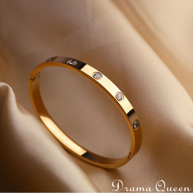 Love Bangle Gold