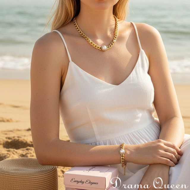 Layla Necklace