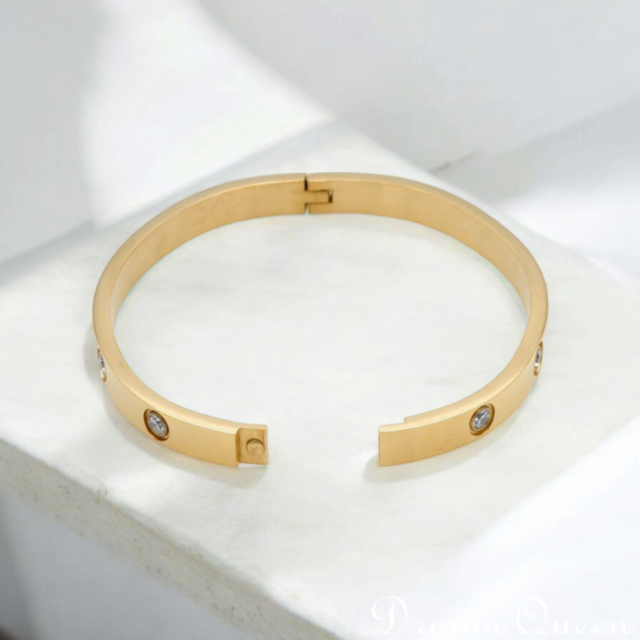Love Bangle Gold
