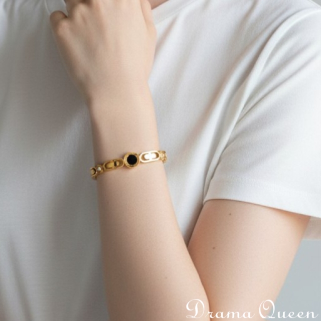 Victoria Bangle